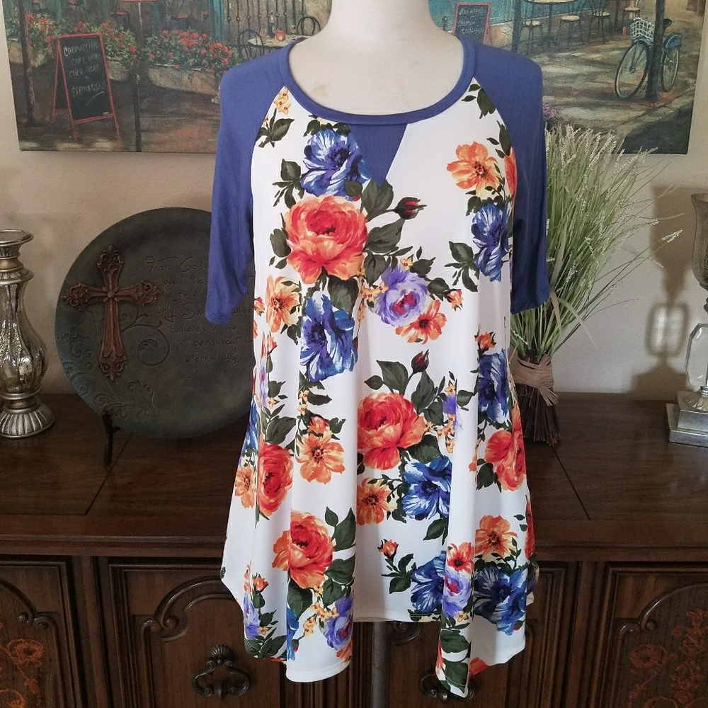 Floral shark bite top